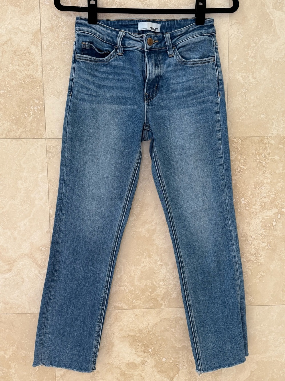 Vervet Size 26 High Rise Cropped Straight Leg Raw Hem Jeans Medium Wash EUC